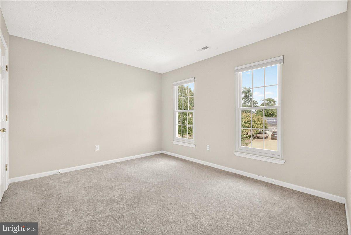 EMERALD FARM - Residential