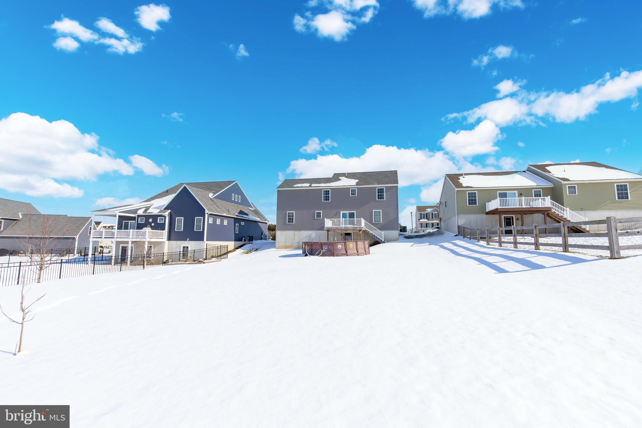 MOUNTAIN MEADOWS - Residential