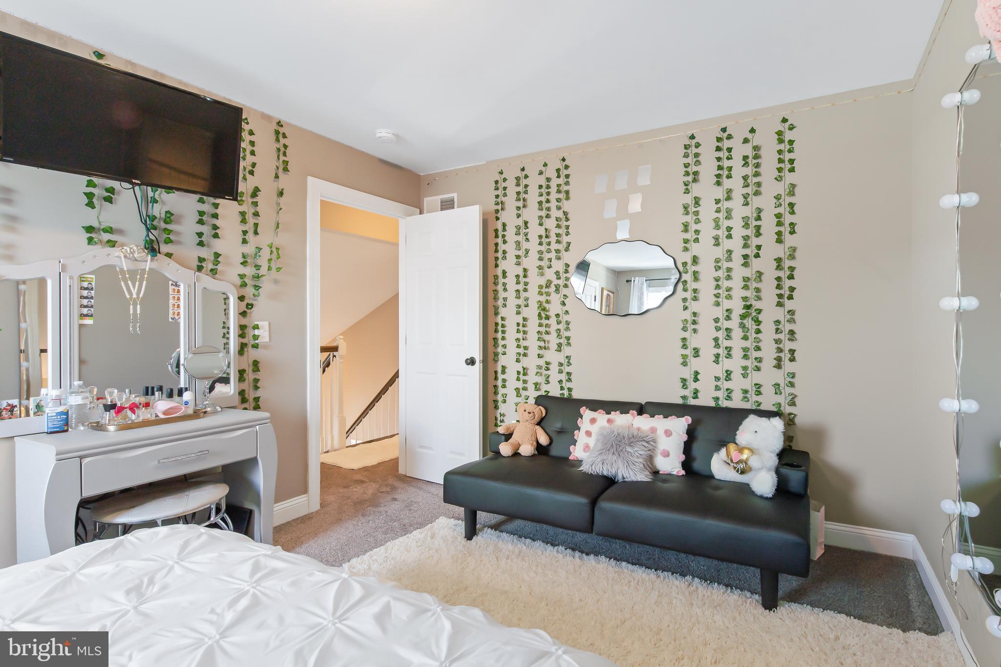 MOUNTAIN MEADOWS - Residential