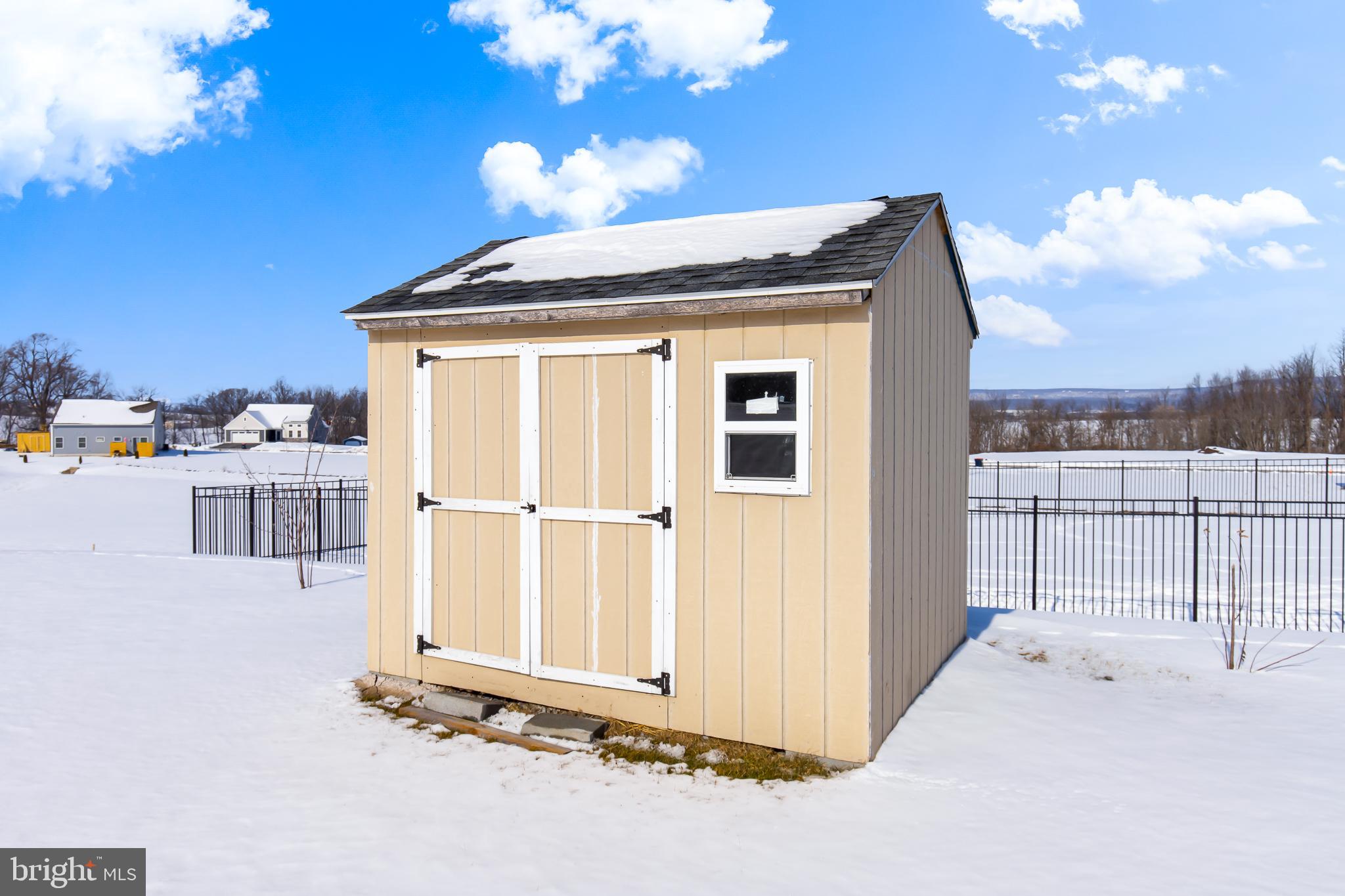 MOUNTAIN MEADOWS - Residential