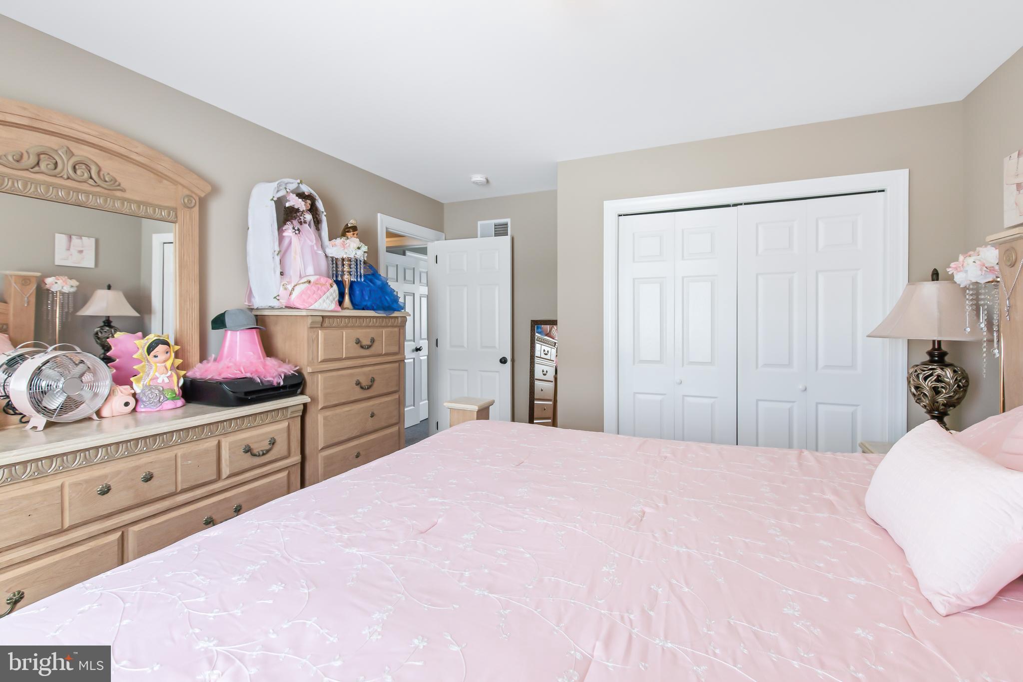 MOUNTAIN MEADOWS - Residential