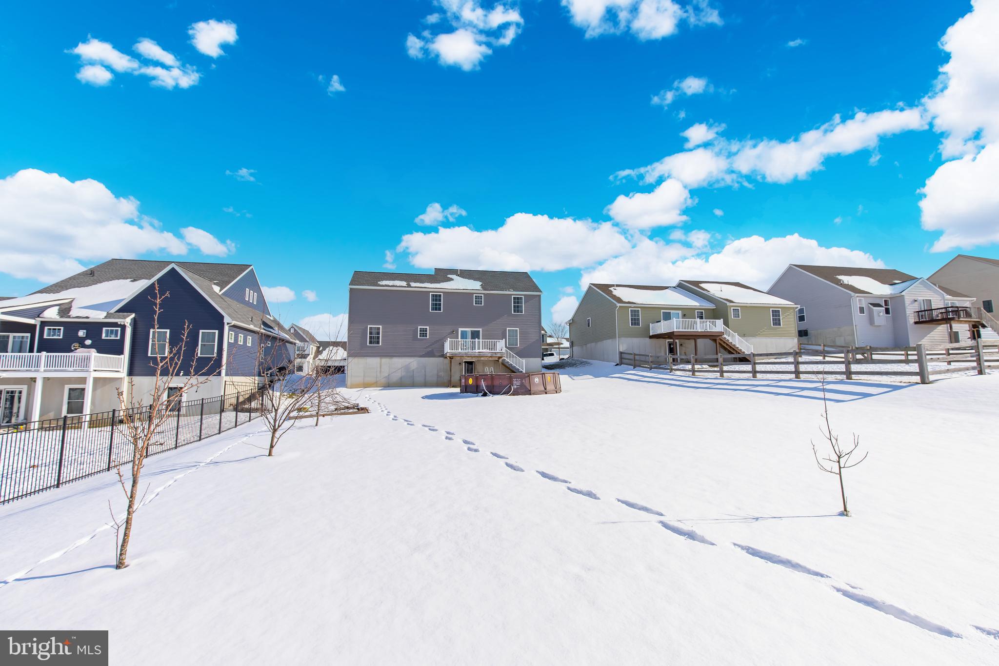 MOUNTAIN MEADOWS - Residential