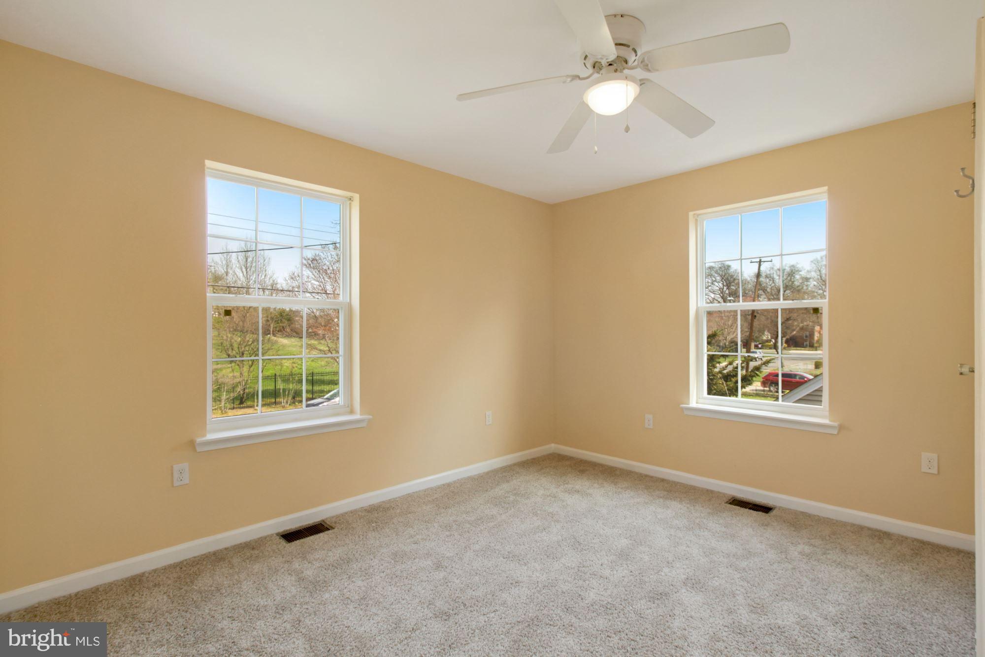 RIVERDALE PARK - Residential