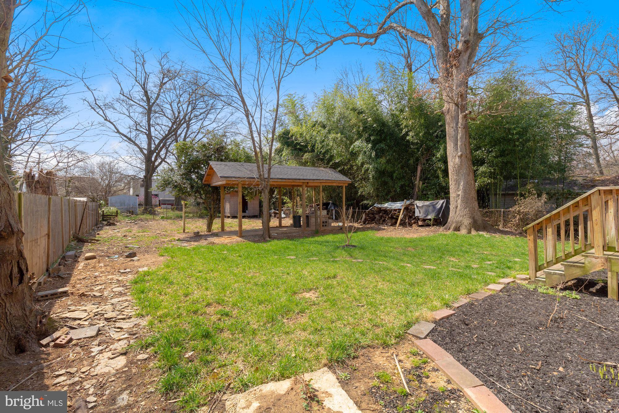 RIVERDALE PARK - Residential