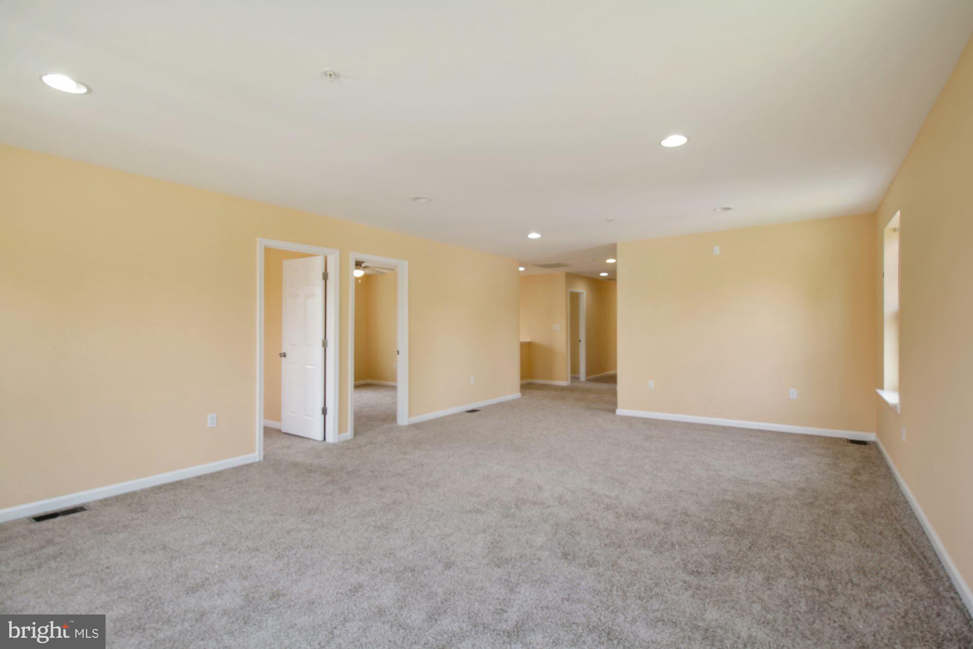 RIVERDALE PARK - Residential