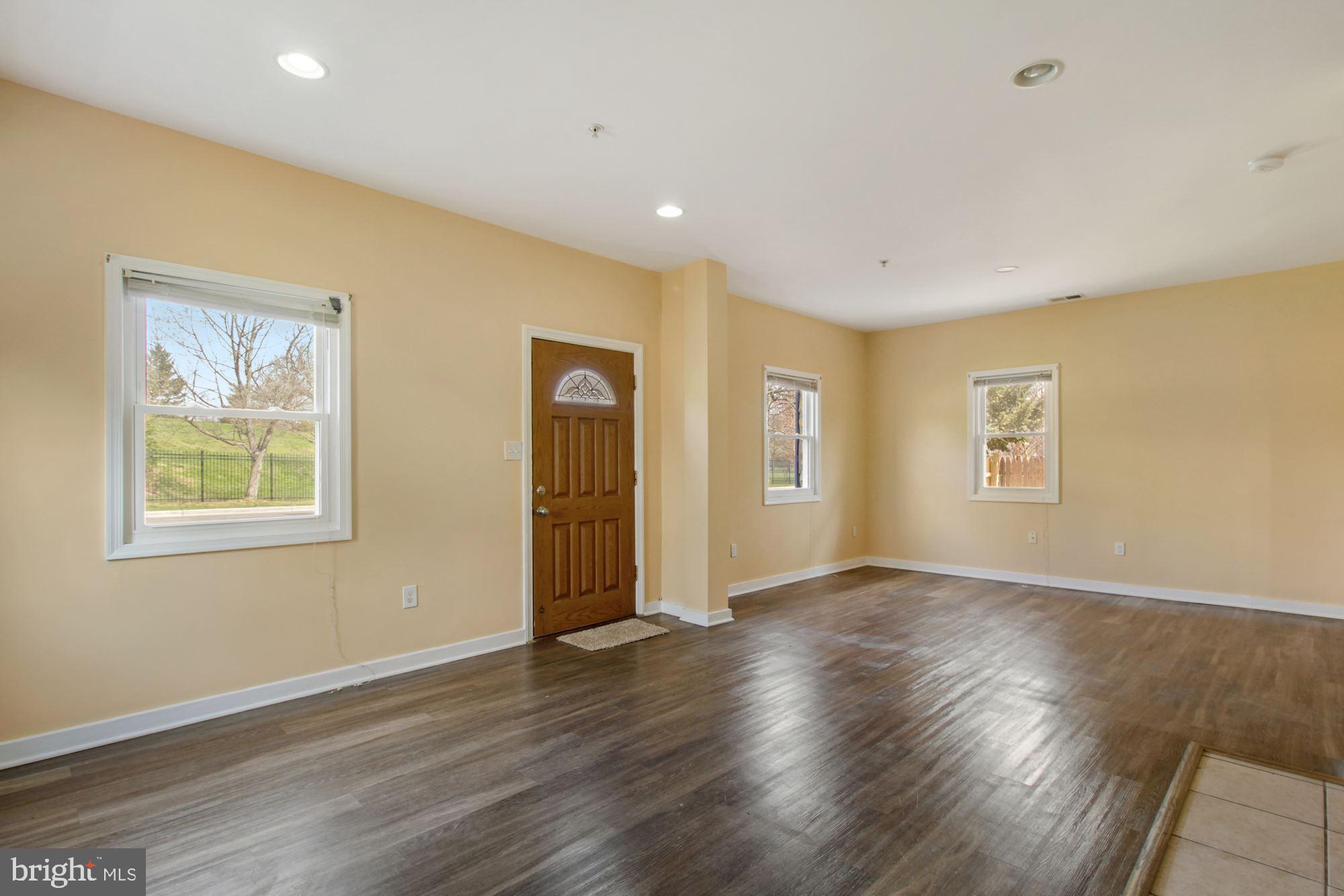 RIVERDALE PARK - Residential