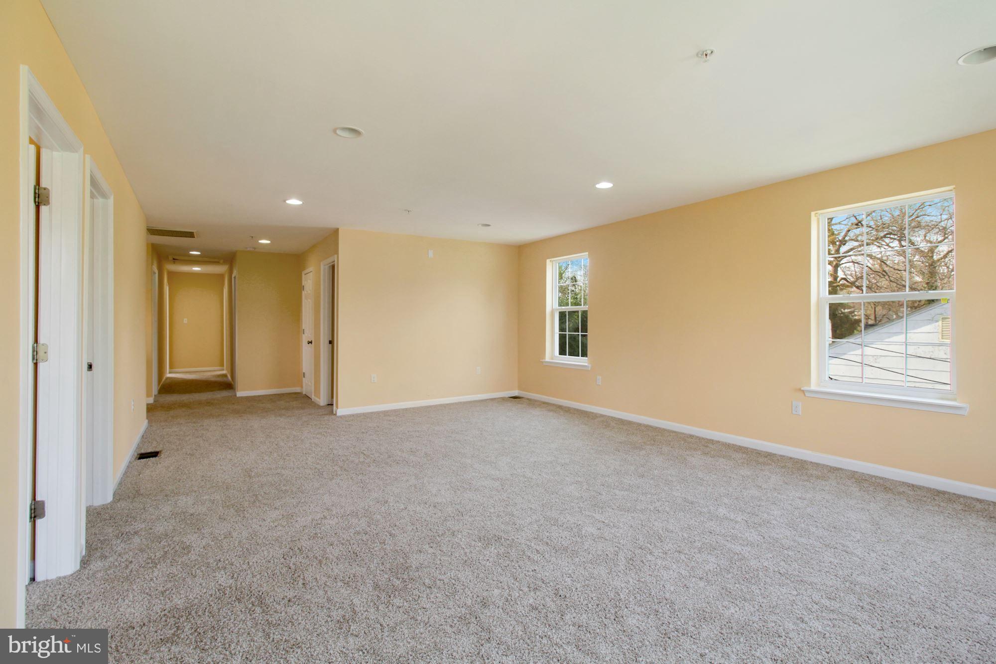 RIVERDALE PARK - Residential