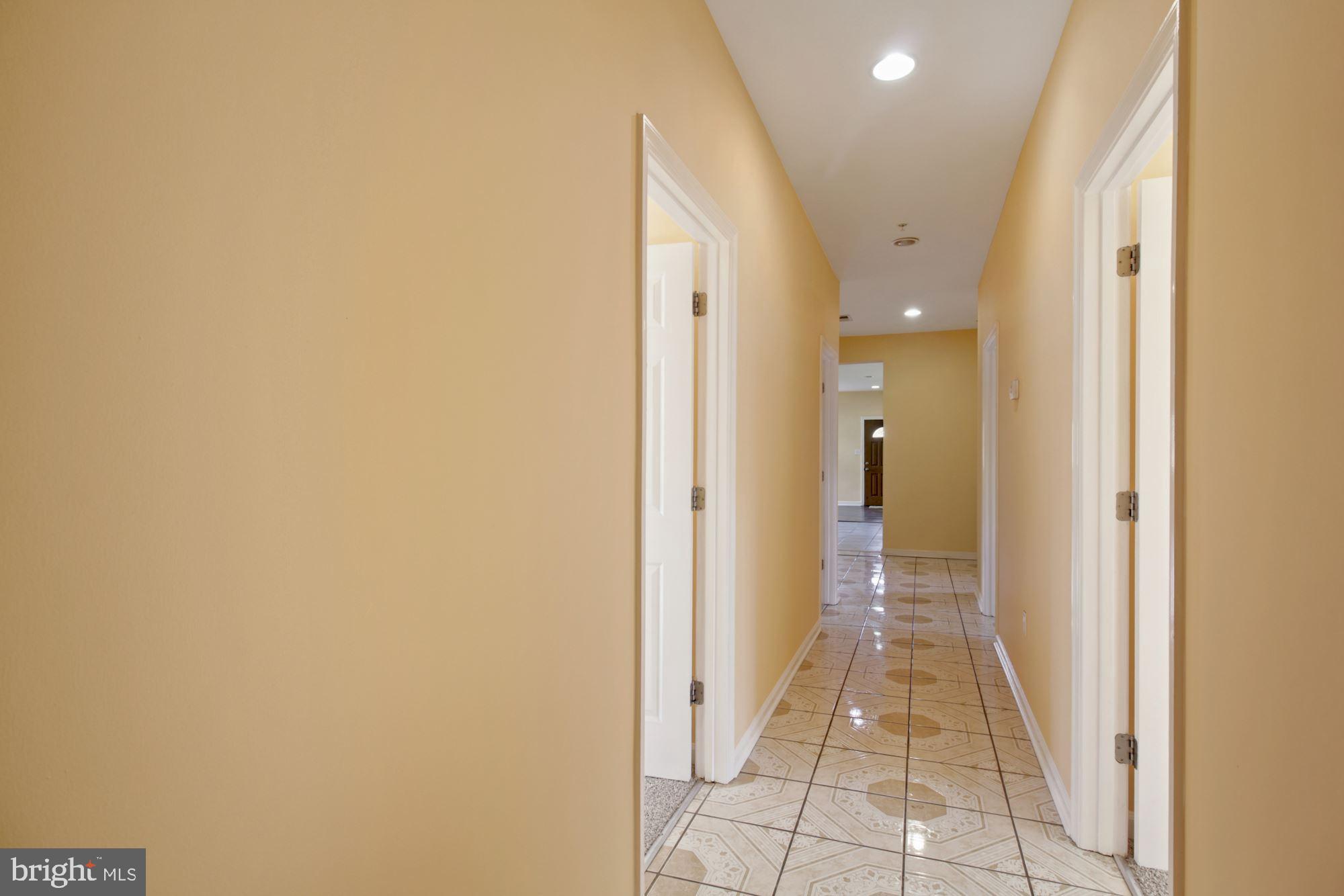 RIVERDALE PARK - Residential