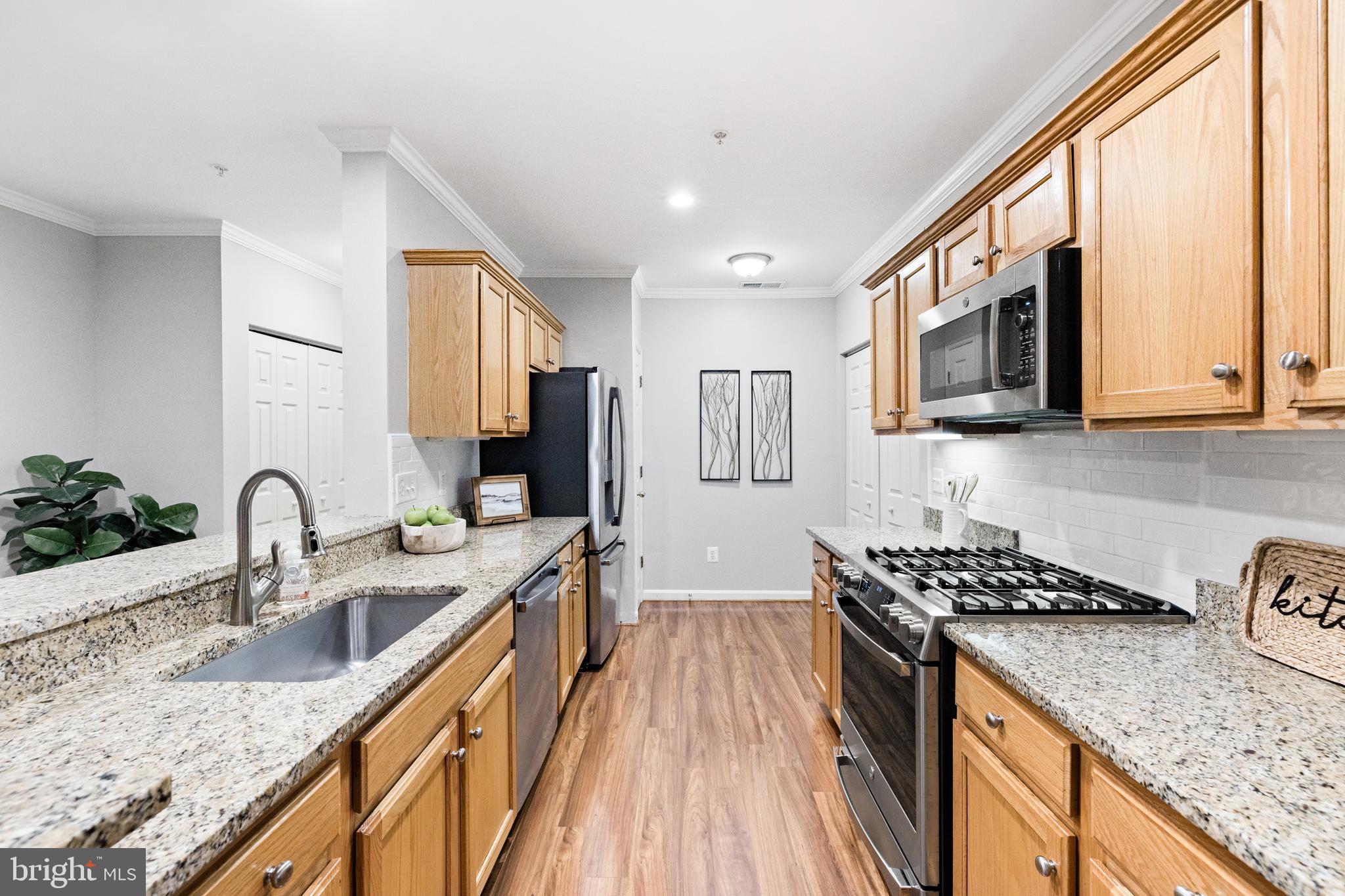 LAKESIDE AT SOUTH RIDING - Residential