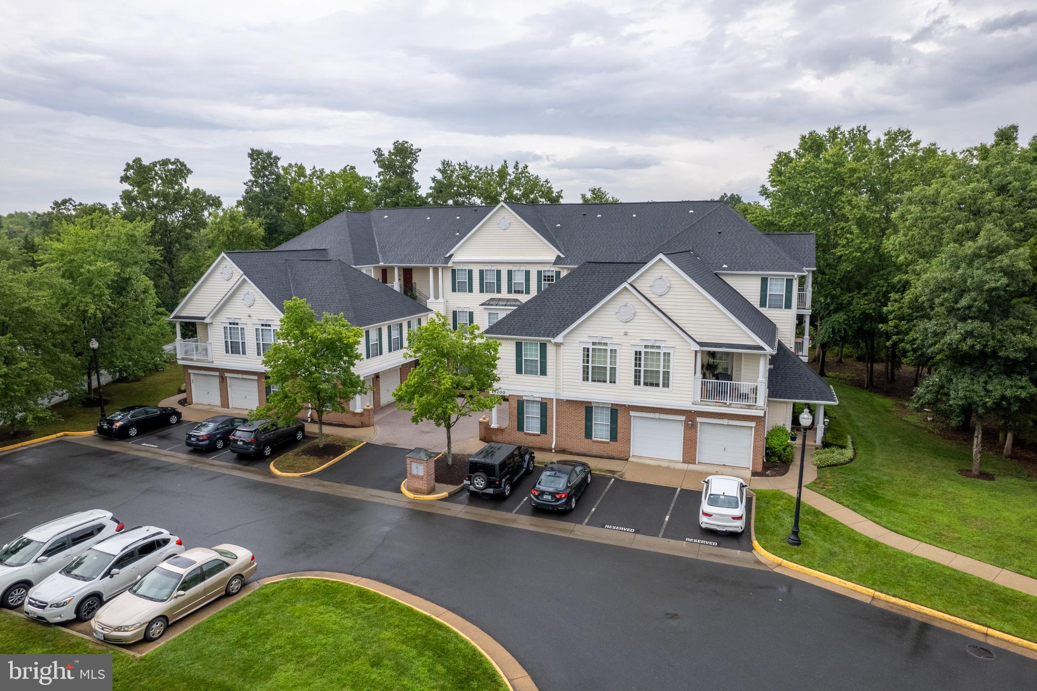 LAKESIDE AT SOUTH RIDING - Residential