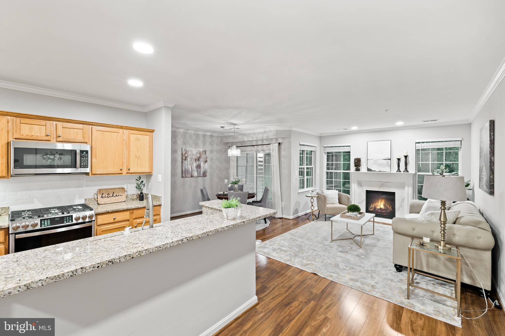 LAKESIDE AT SOUTH RIDING - Residential