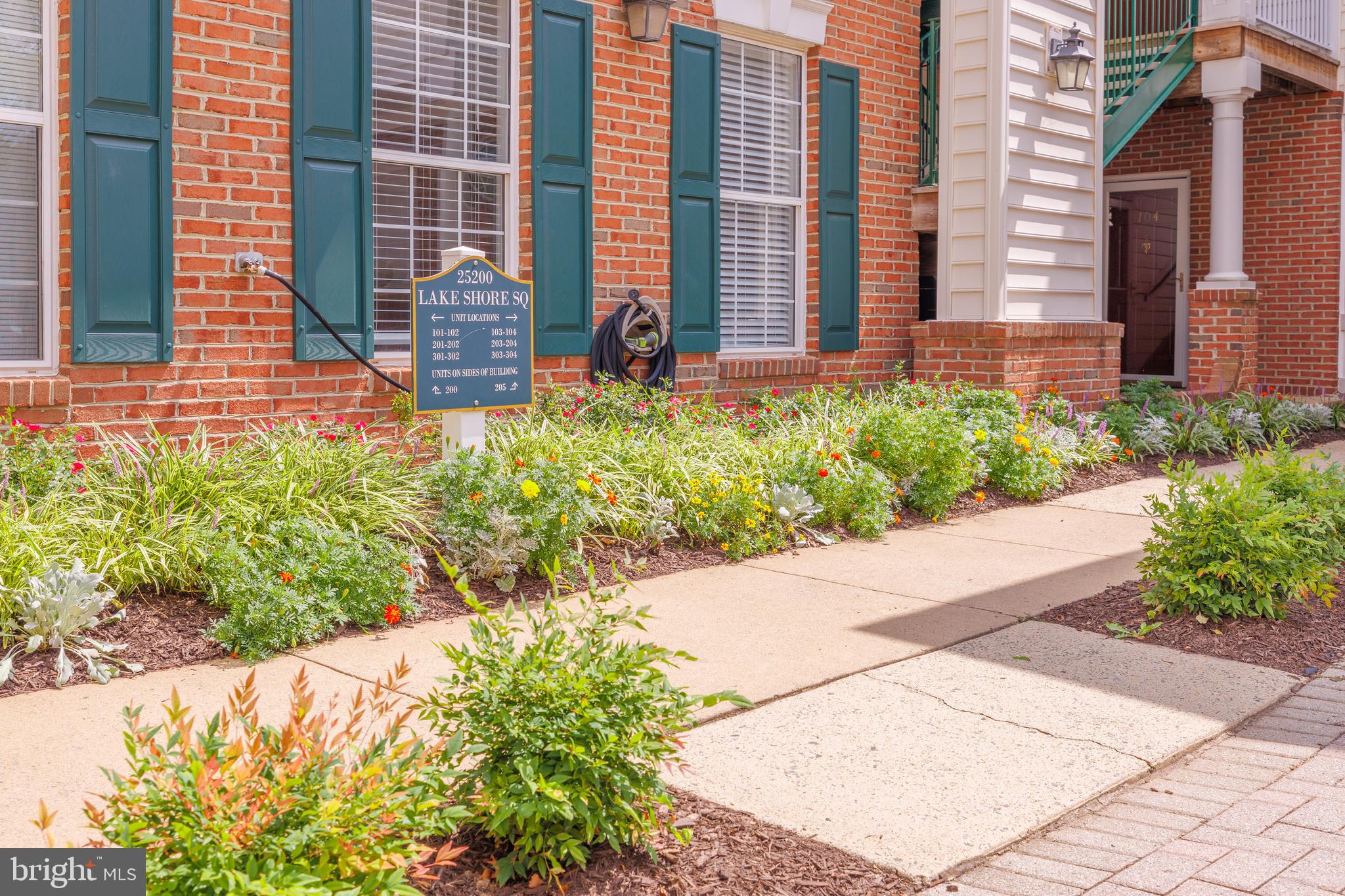 LAKESIDE AT SOUTH RIDING - Residential