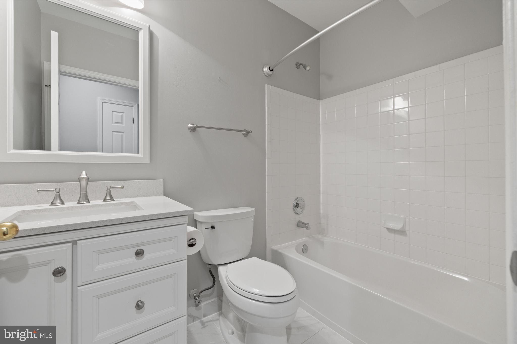 LAKESIDE AT SOUTH RIDING - Residential