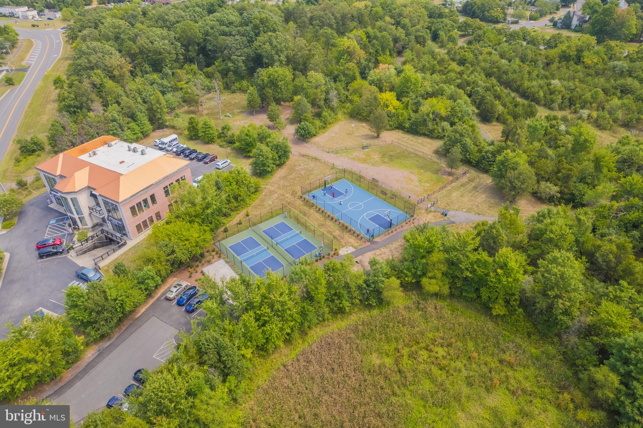 LAKESIDE AT SOUTH RIDING - Residential