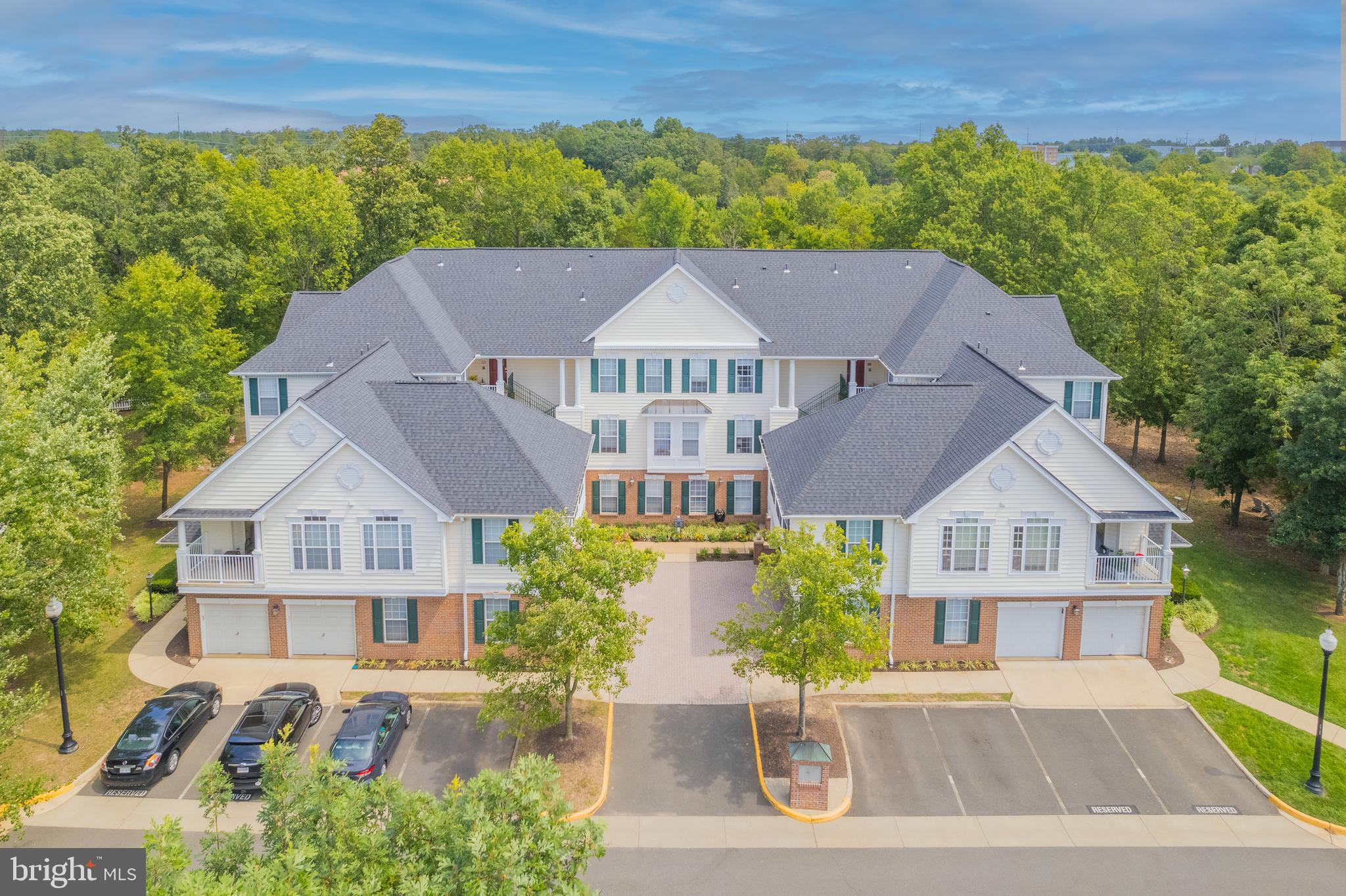 LAKESIDE AT SOUTH RIDING - Residential