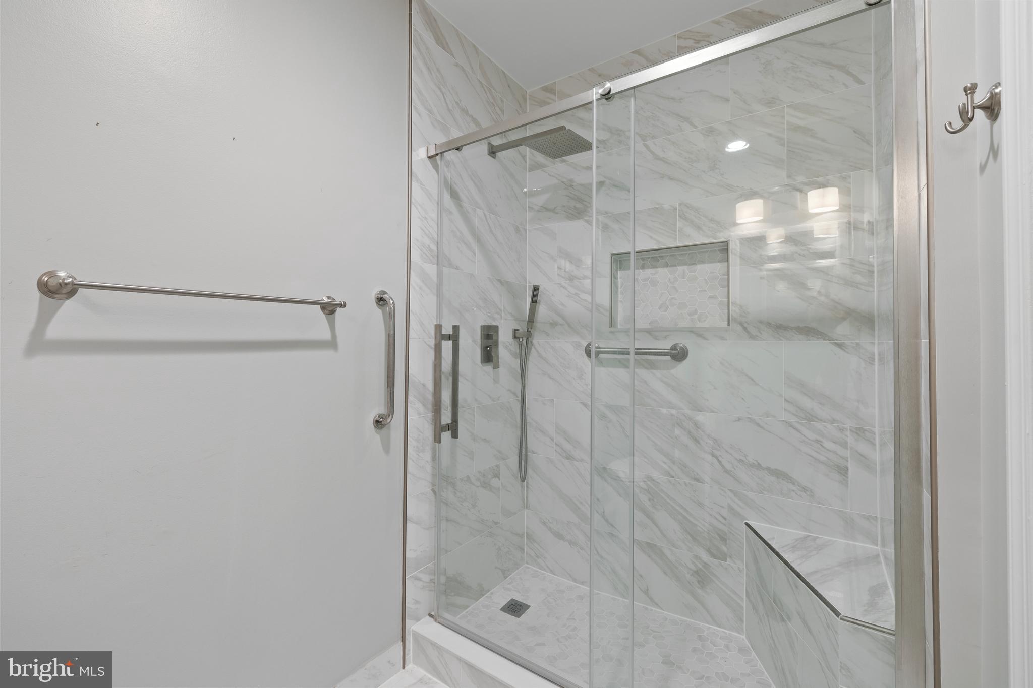 LAKESIDE AT SOUTH RIDING - Residential