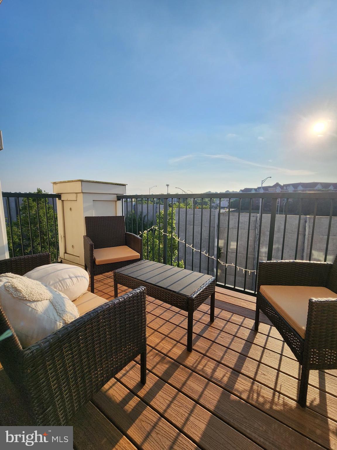 THE GROVE AT ARLINGTON - Residential Lease