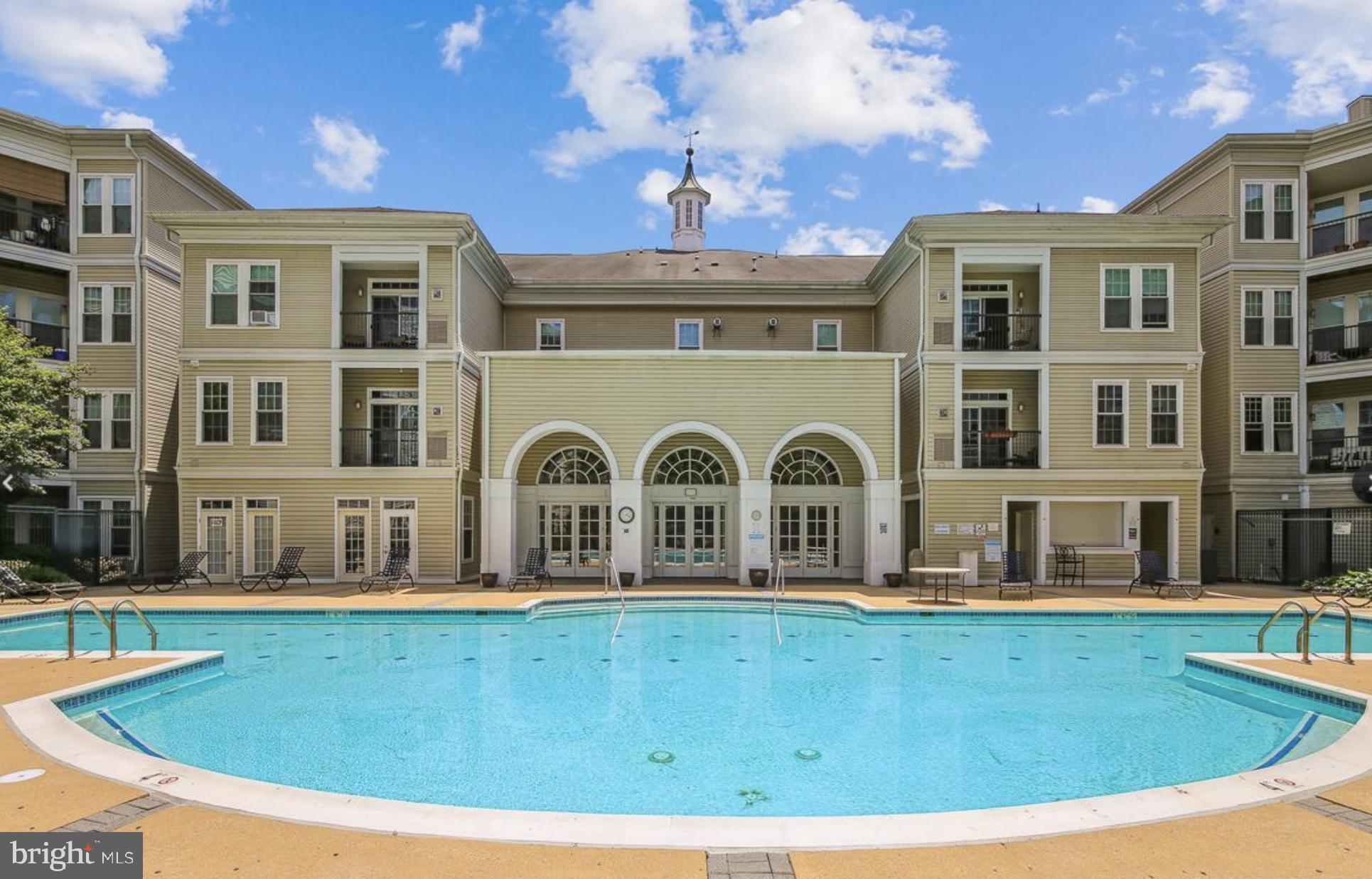 THE GROVE AT ARLINGTON - Residential Lease