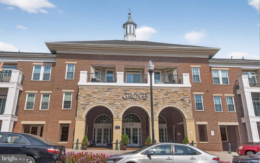 Corner Penthouse Unit on 4th floor, 2 spacious bedrooms,w-w carpet, window treatments and celing fan, the main bedroom has walk in closet. Bathroom with soaking tub and shower, bathroom closet. Gourmet kitchen, granite countertop, stainless appliances, built- in microwave. , hardwood floor in dinning and living room.
In unit Landry and Washer. 
Located close to Pentagon, Pentagon City, Reagan Airport, Old Town and DC.
Walking distance to Village of Shirlington with multiples restaurants, bars theater and more.
It is going to be ready to move in on February 1st.