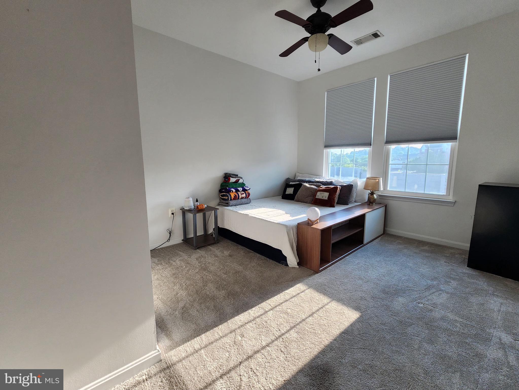 THE GROVE AT ARLINGTON - Residential Lease