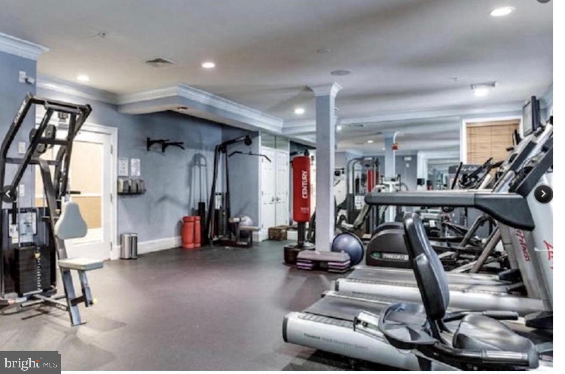 THE GROVE AT ARLINGTON - Residential Lease