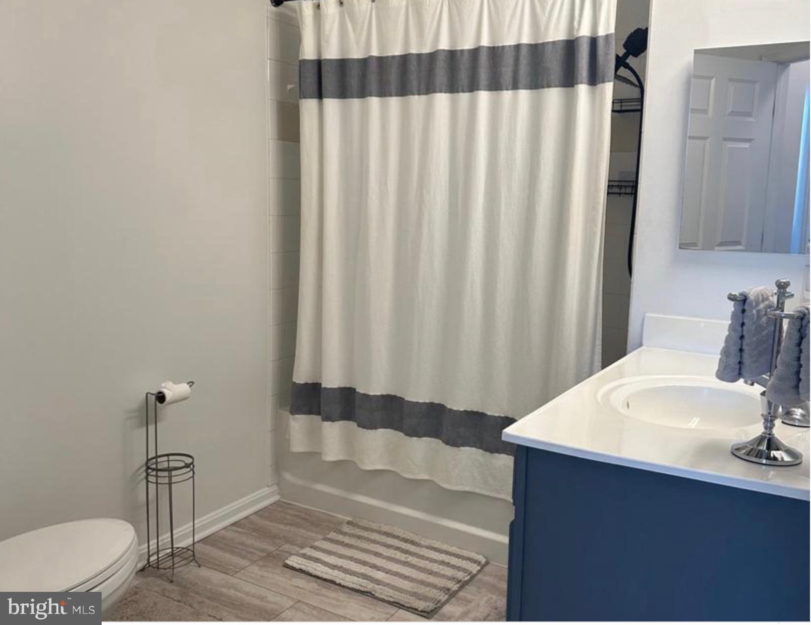 THE GROVE AT ARLINGTON - Residential Lease