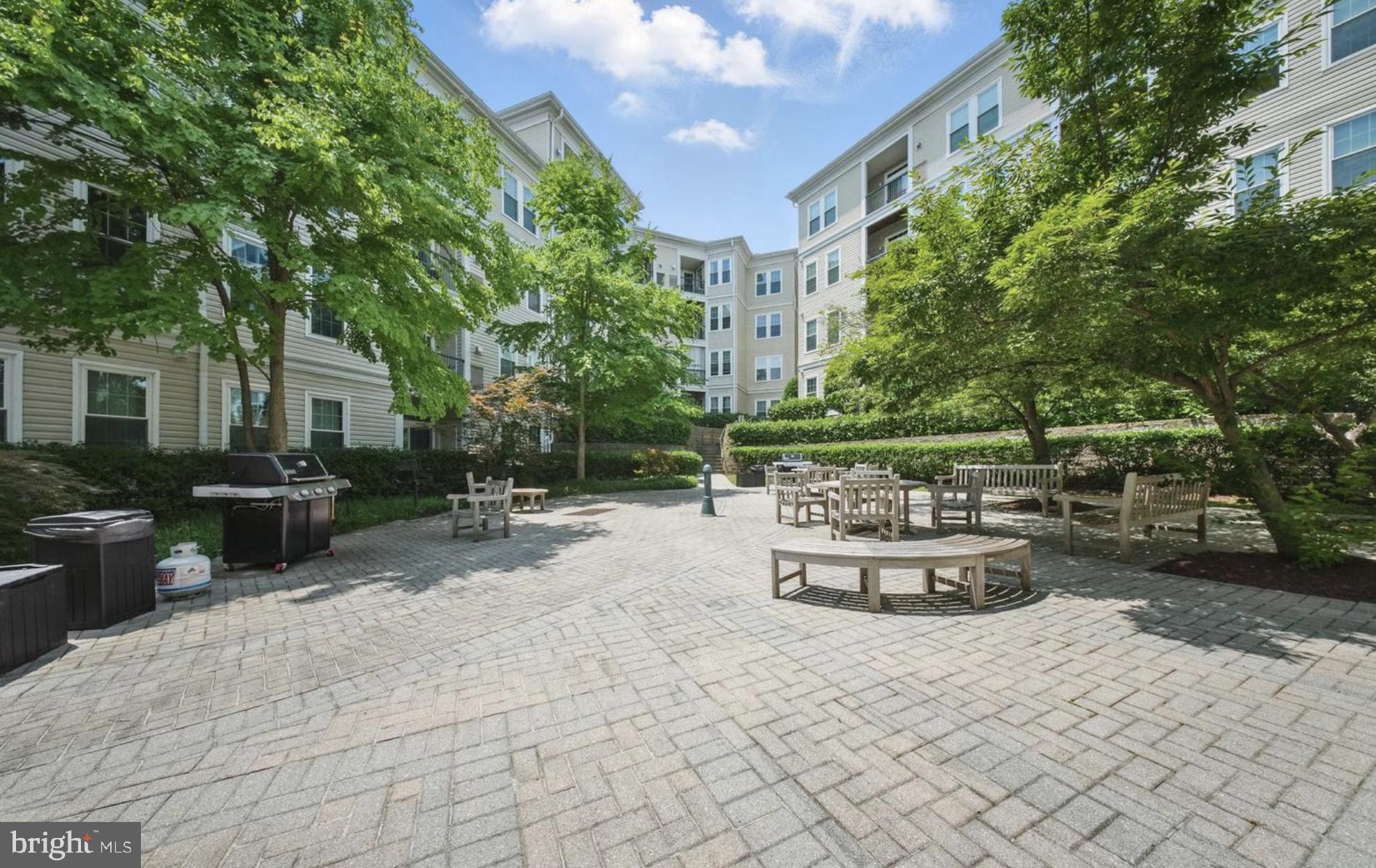 THE GROVE AT ARLINGTON - Residential Lease
