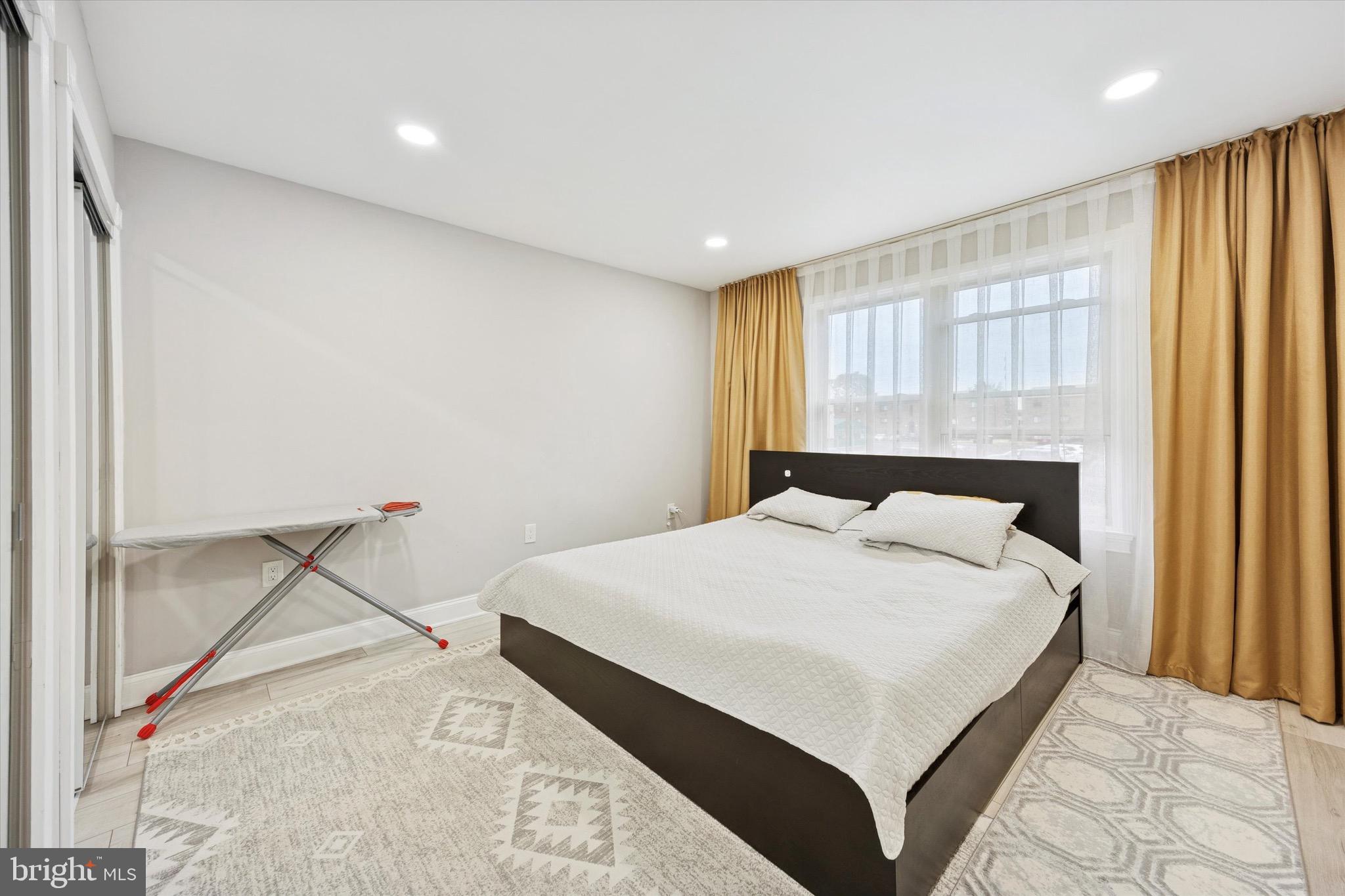 PHILADELPHIA (NORTHEAST) - Residential