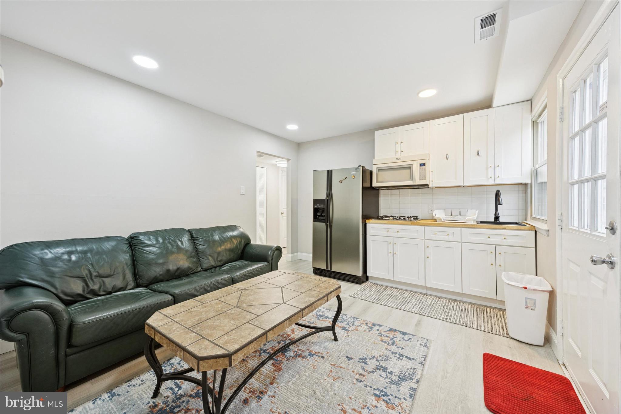 PHILADELPHIA (NORTHEAST) - Residential