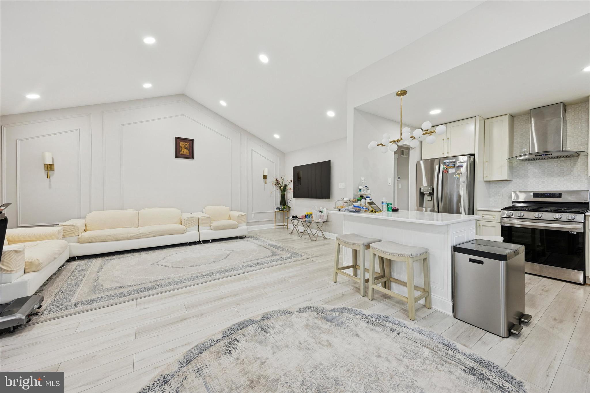 PHILADELPHIA (NORTHEAST) - Residential