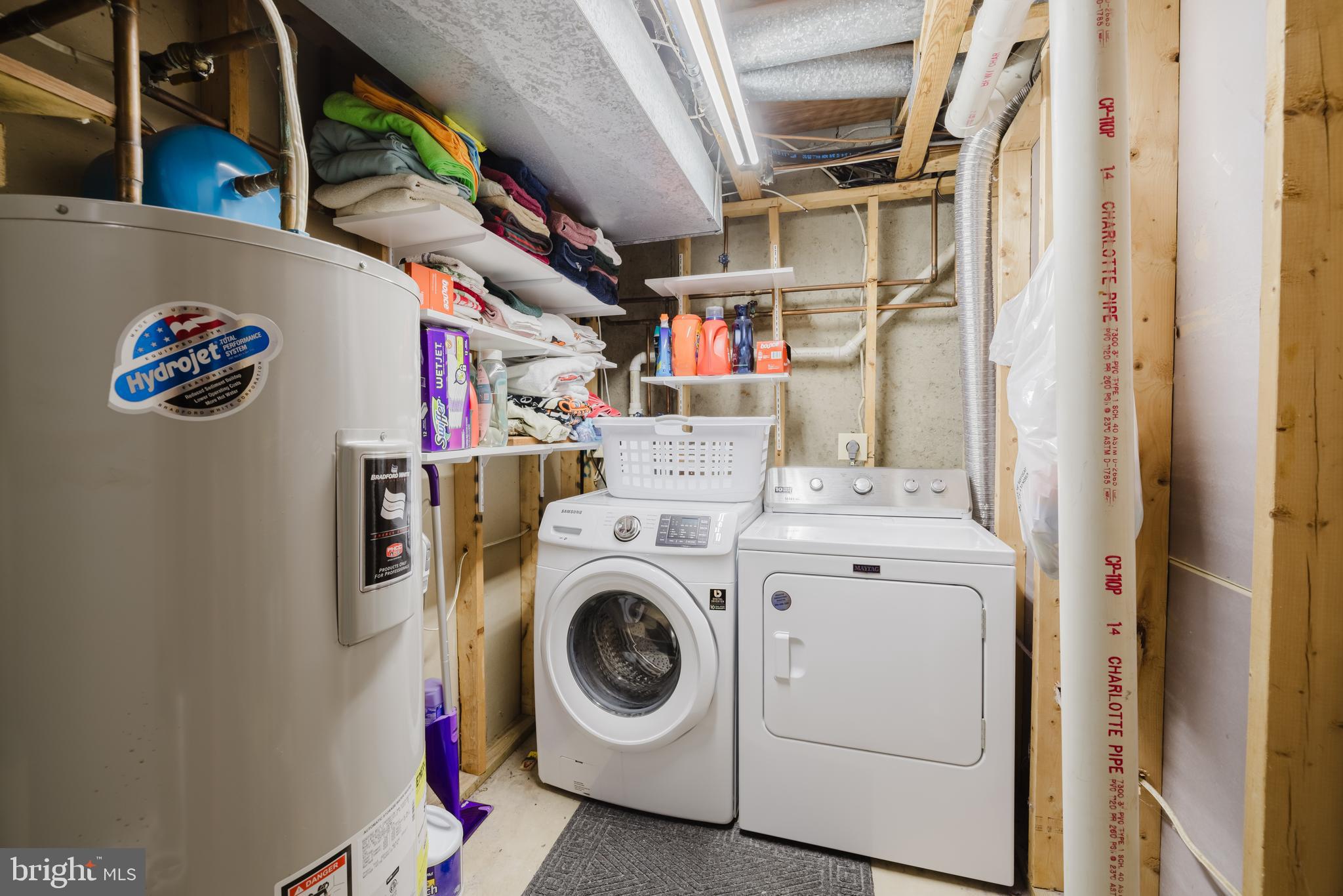 HUNTERS RUN - Residential