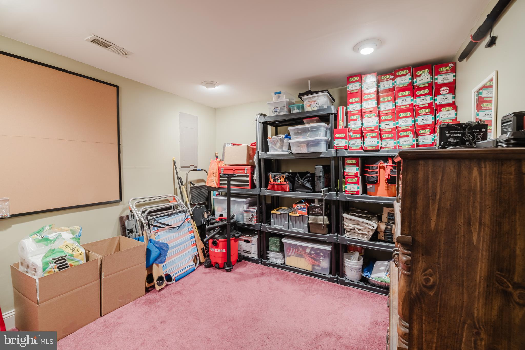 HUNTERS RUN - Residential