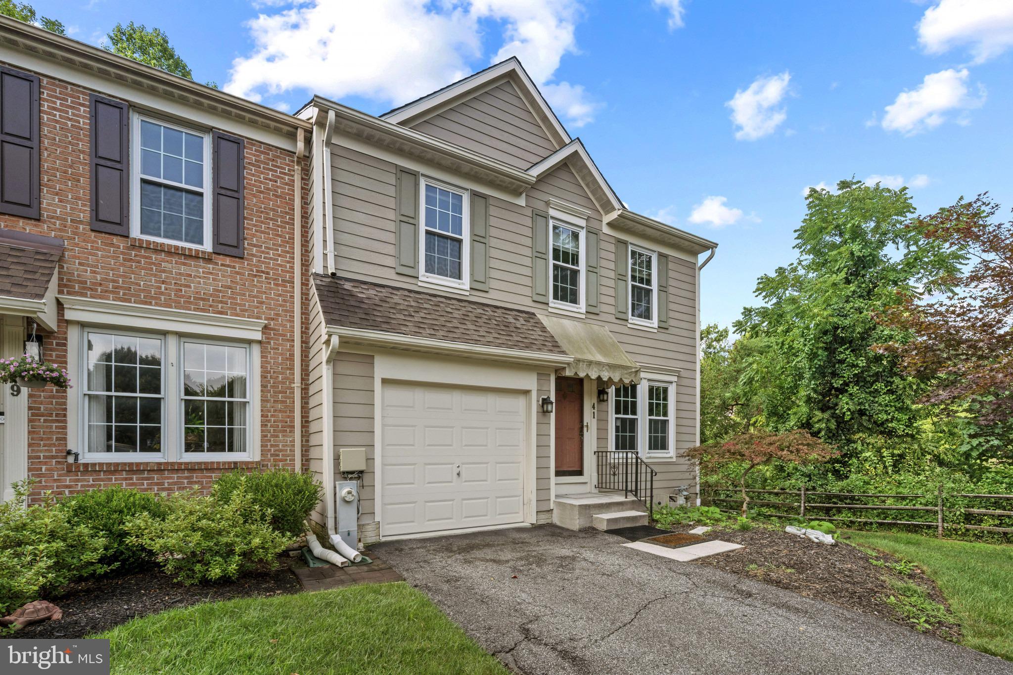 41 ROSLAND COURT