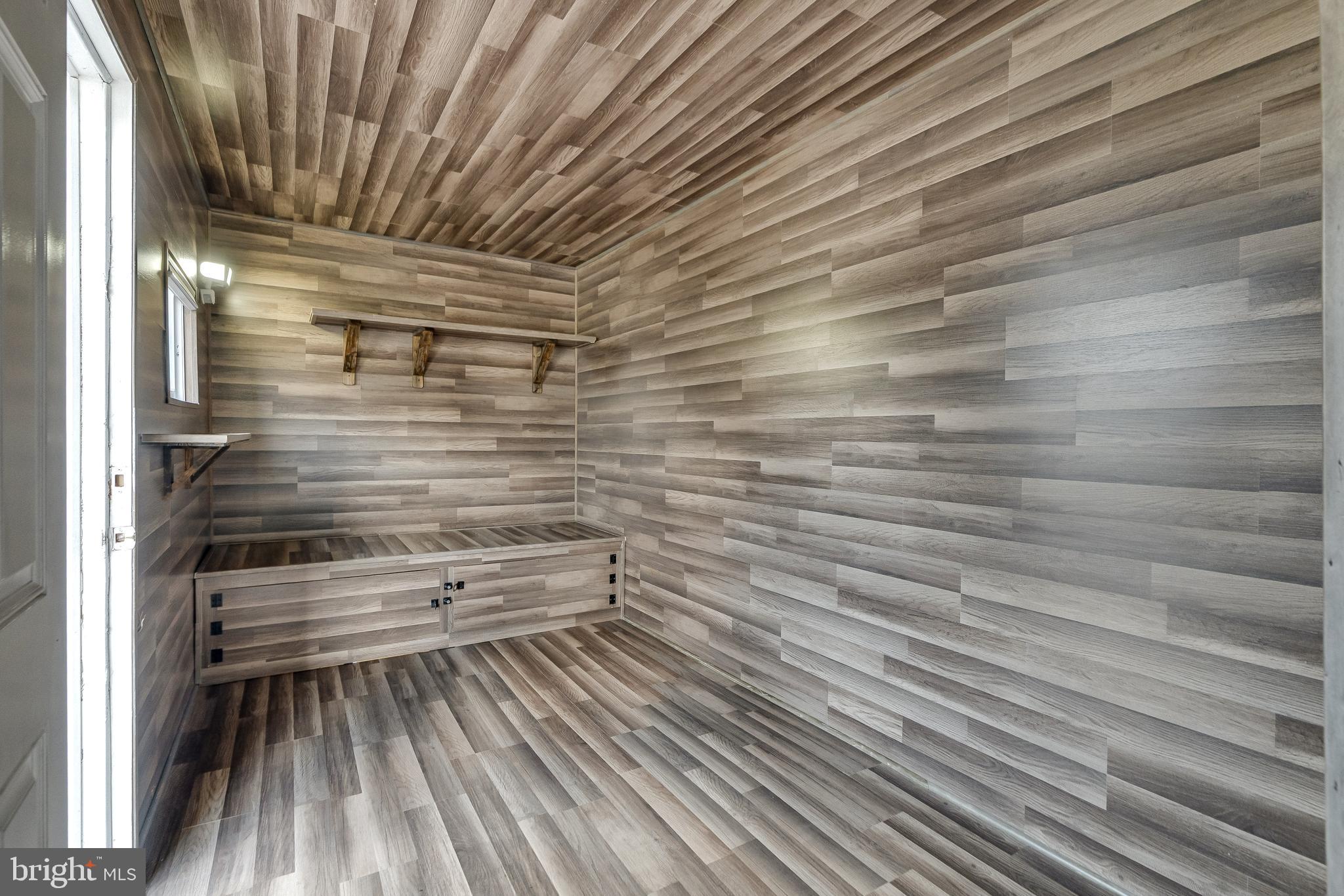 POINT OF WOODS - Residential