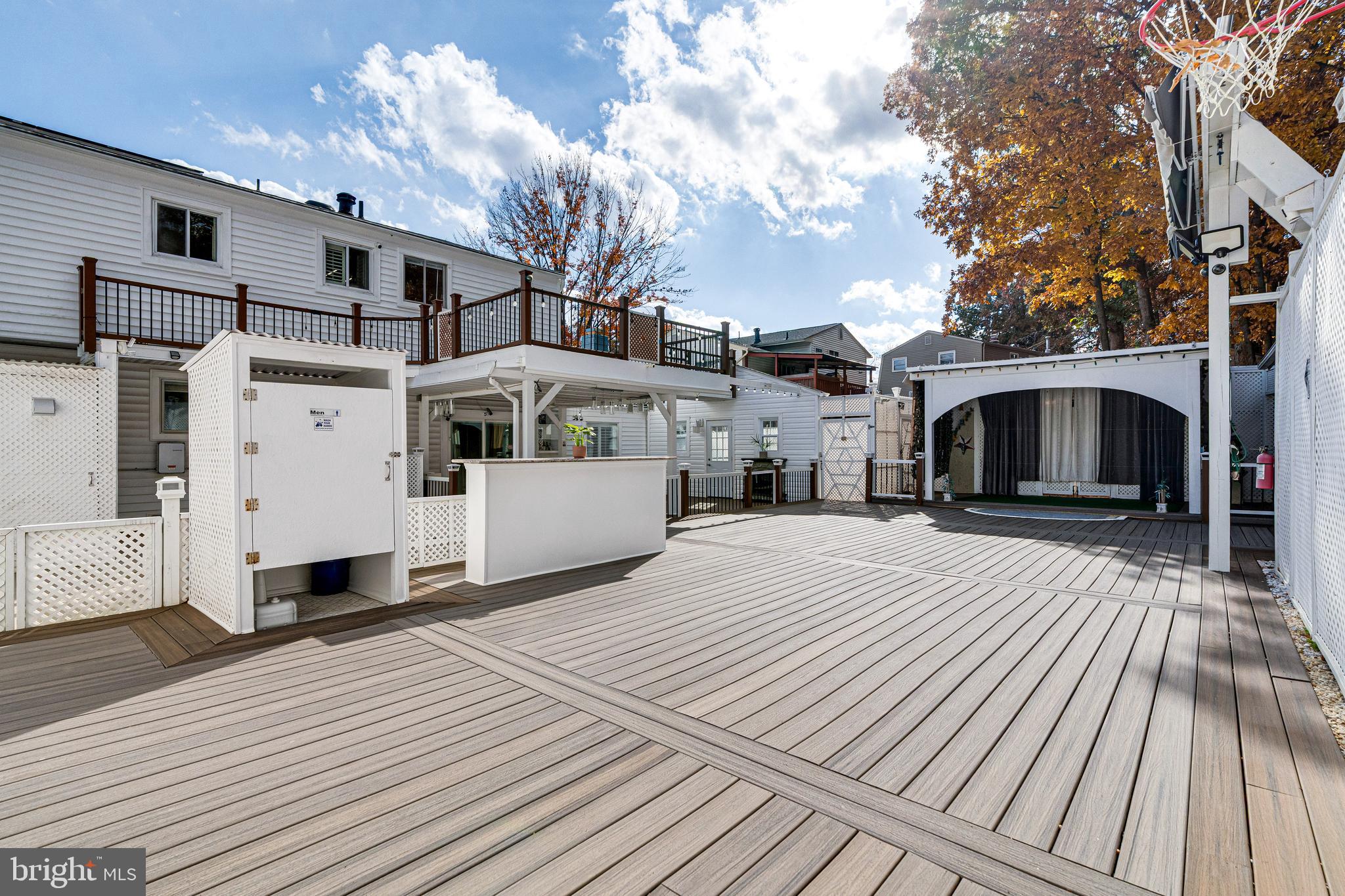 POINT OF WOODS - Residential