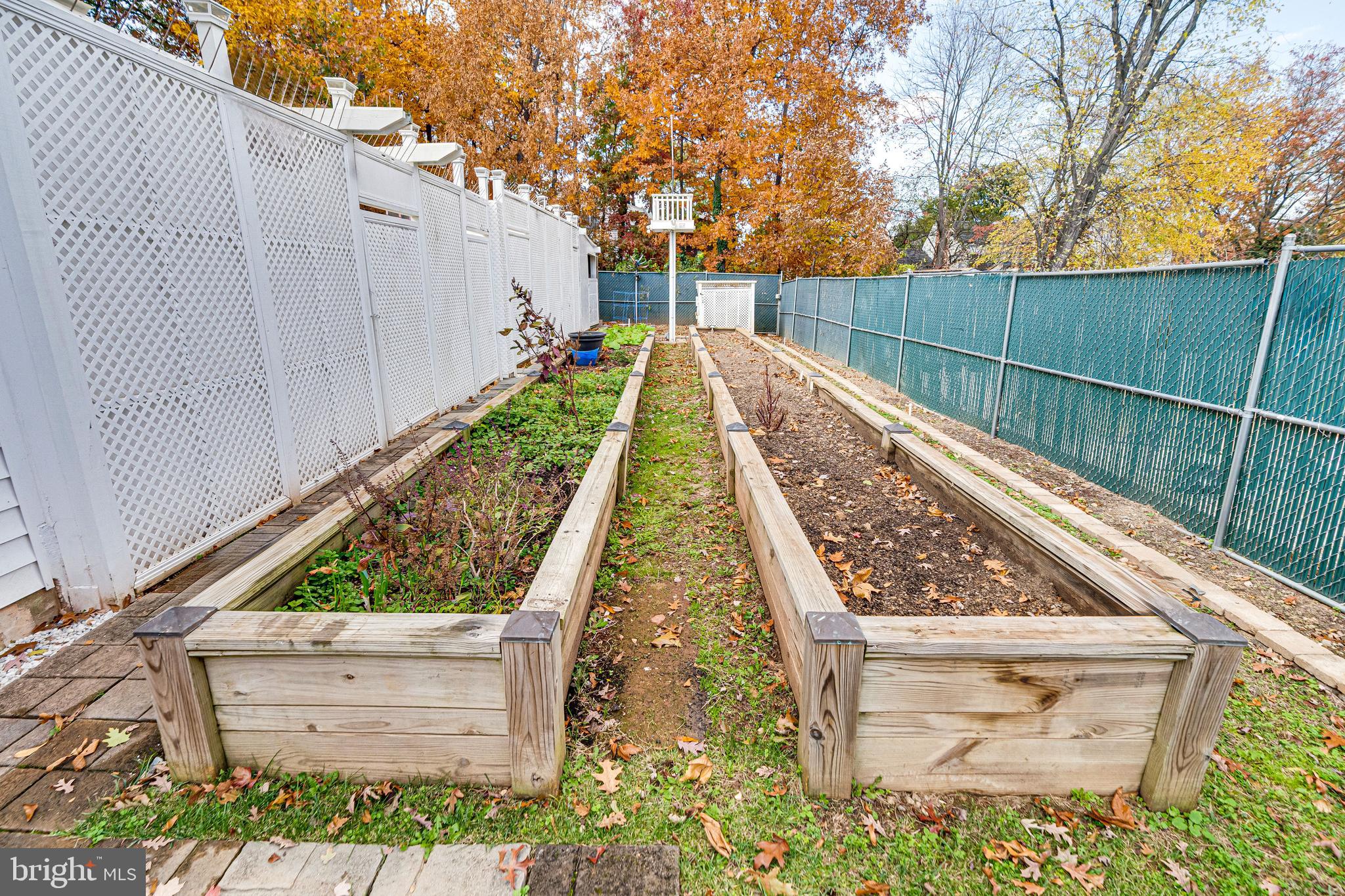 POINT OF WOODS - Residential