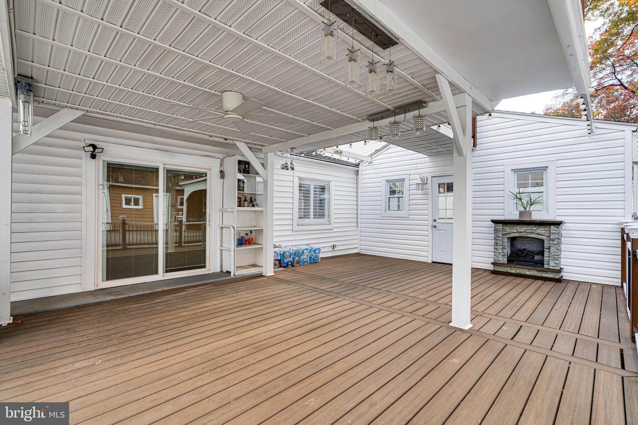 POINT OF WOODS - Residential