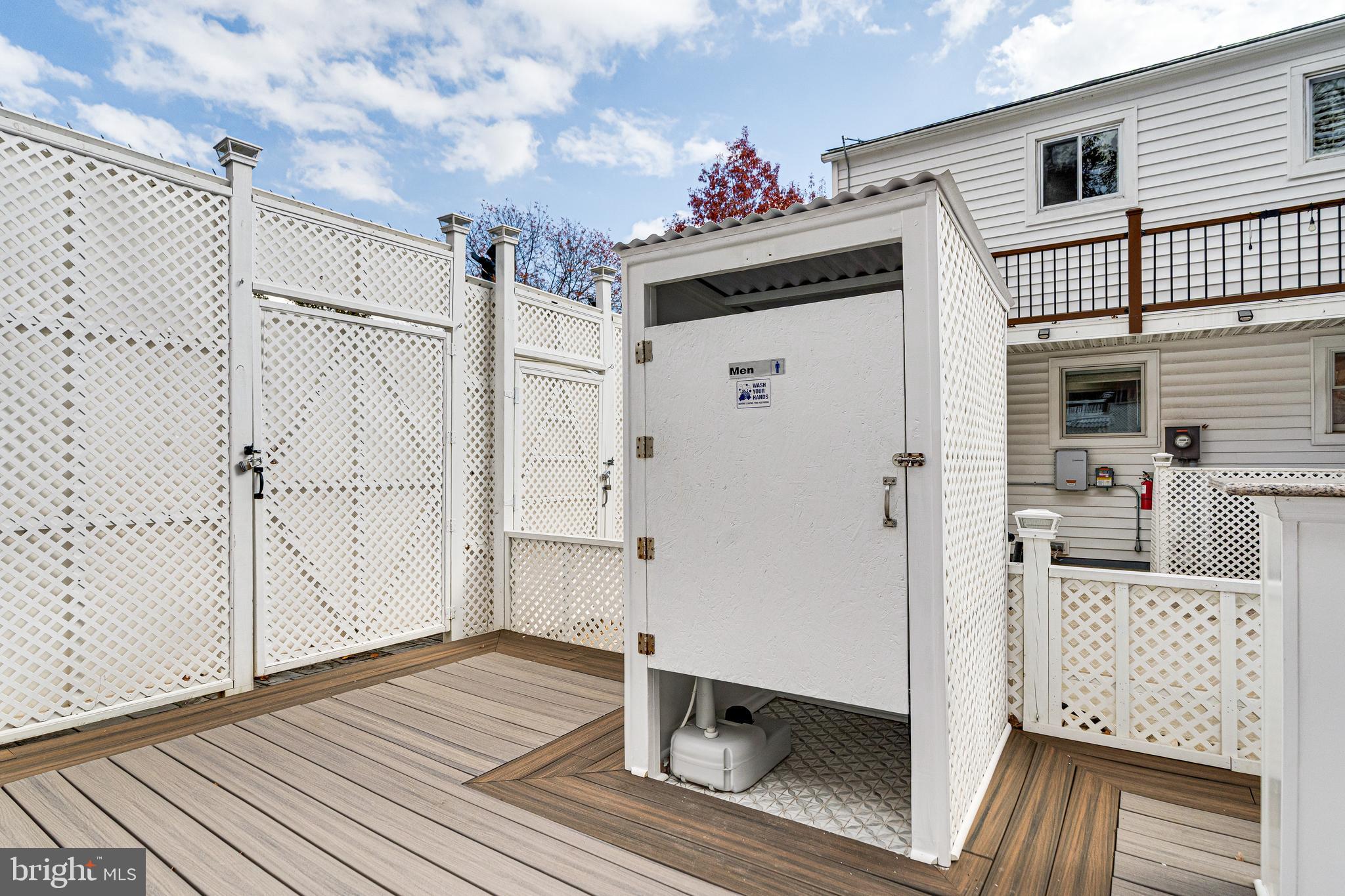 POINT OF WOODS - Residential