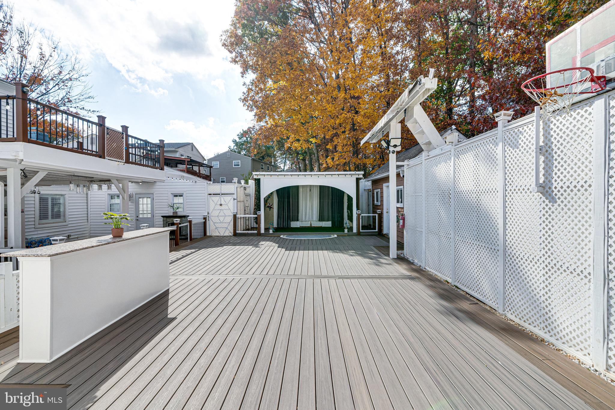 POINT OF WOODS - Residential