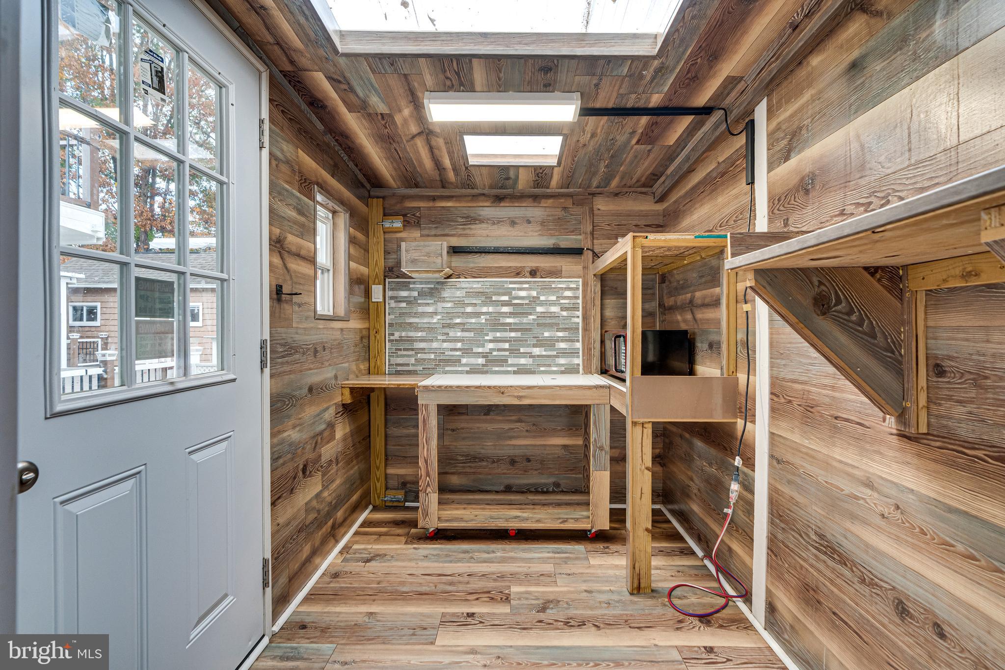 POINT OF WOODS - Residential