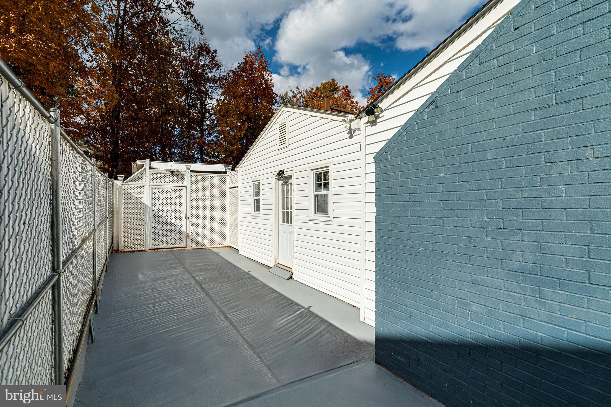 POINT OF WOODS - Residential