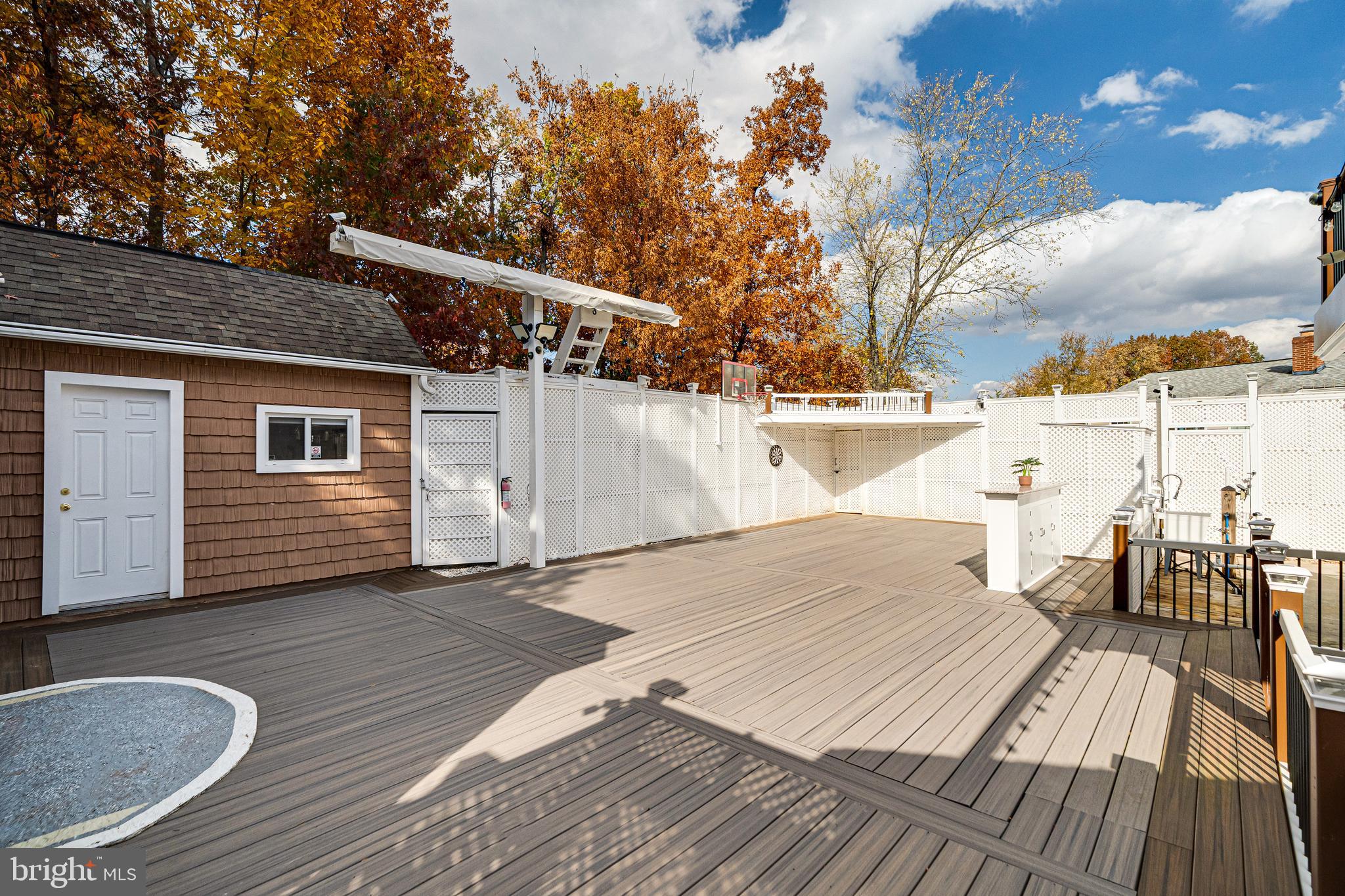 POINT OF WOODS - Residential