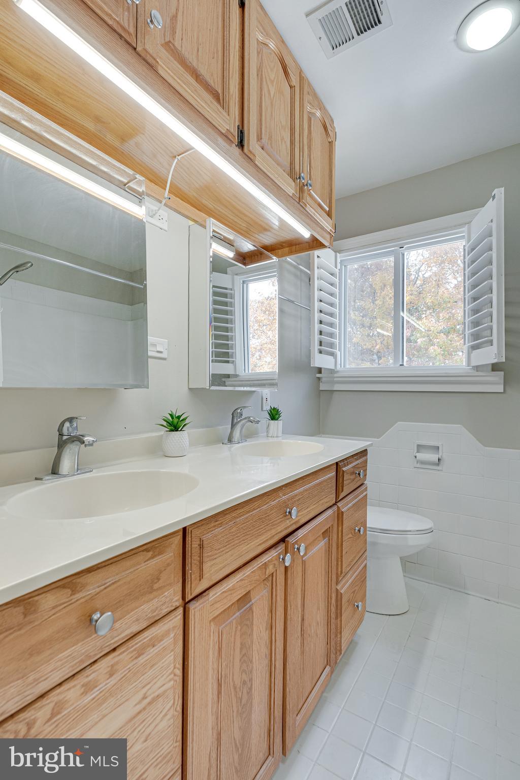 POINT OF WOODS - Residential