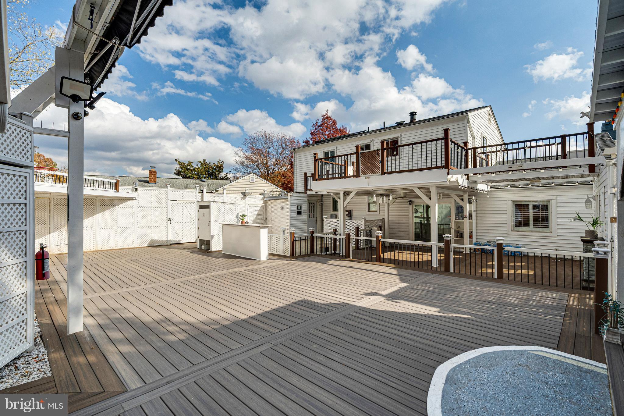 POINT OF WOODS - Residential