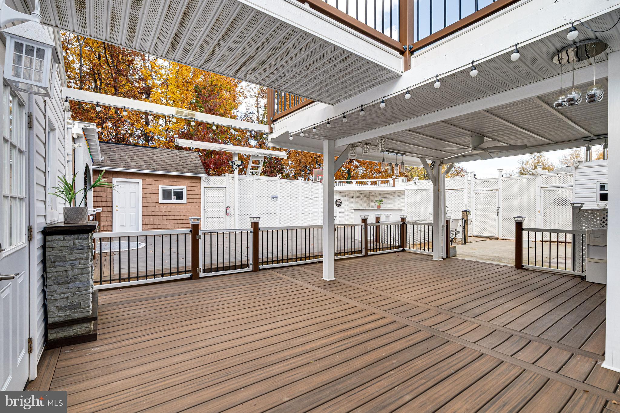 POINT OF WOODS - Residential