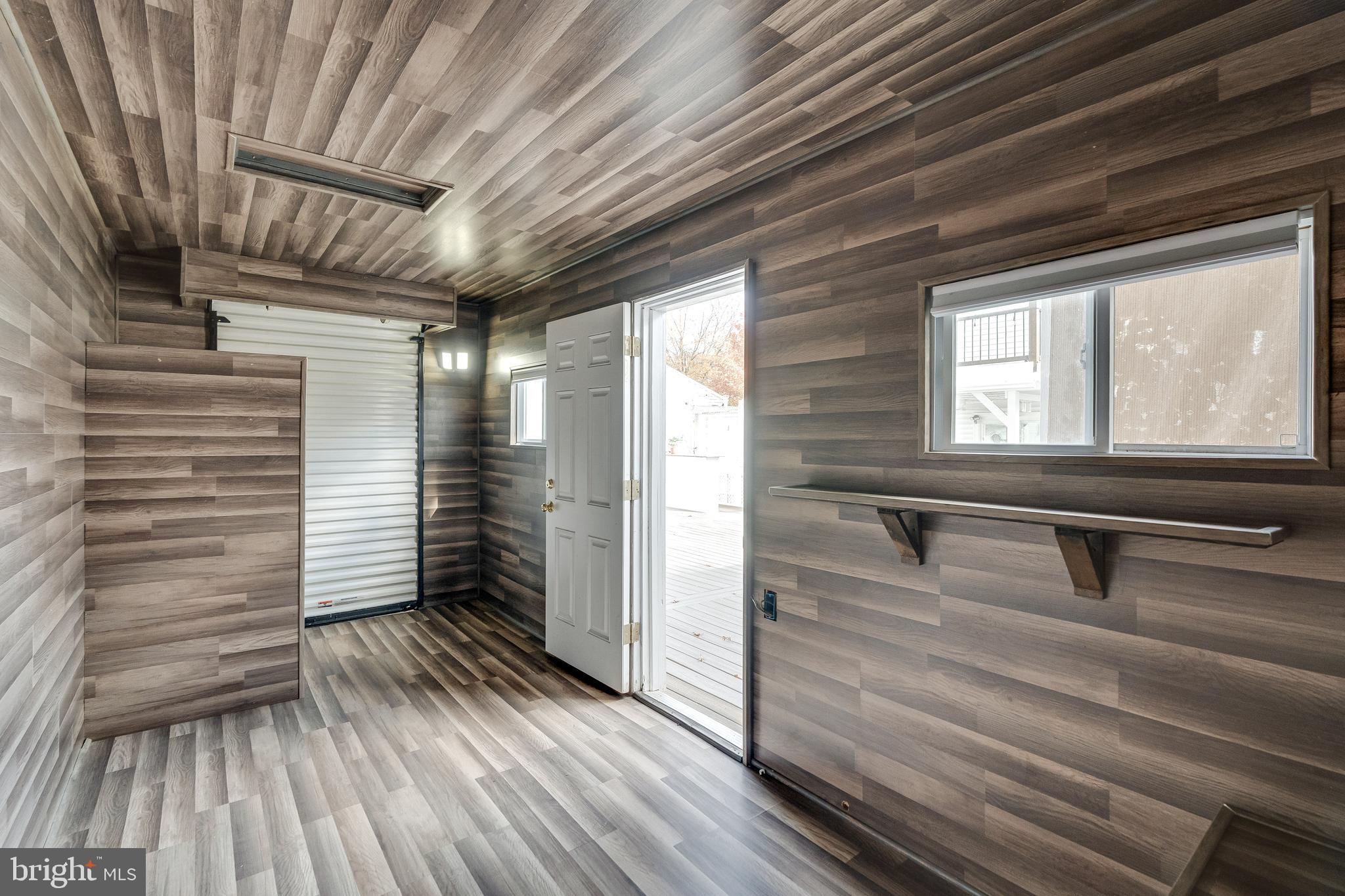 POINT OF WOODS - Residential