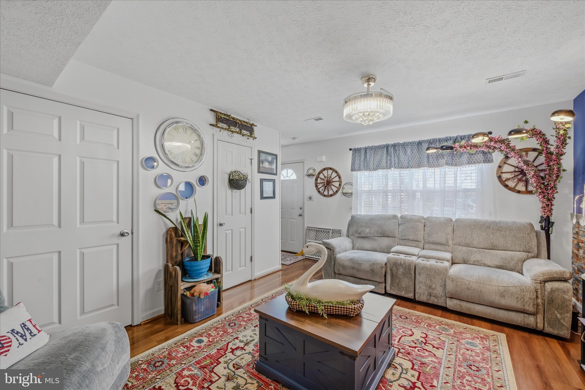 INWOOD VILLAGE - Residential