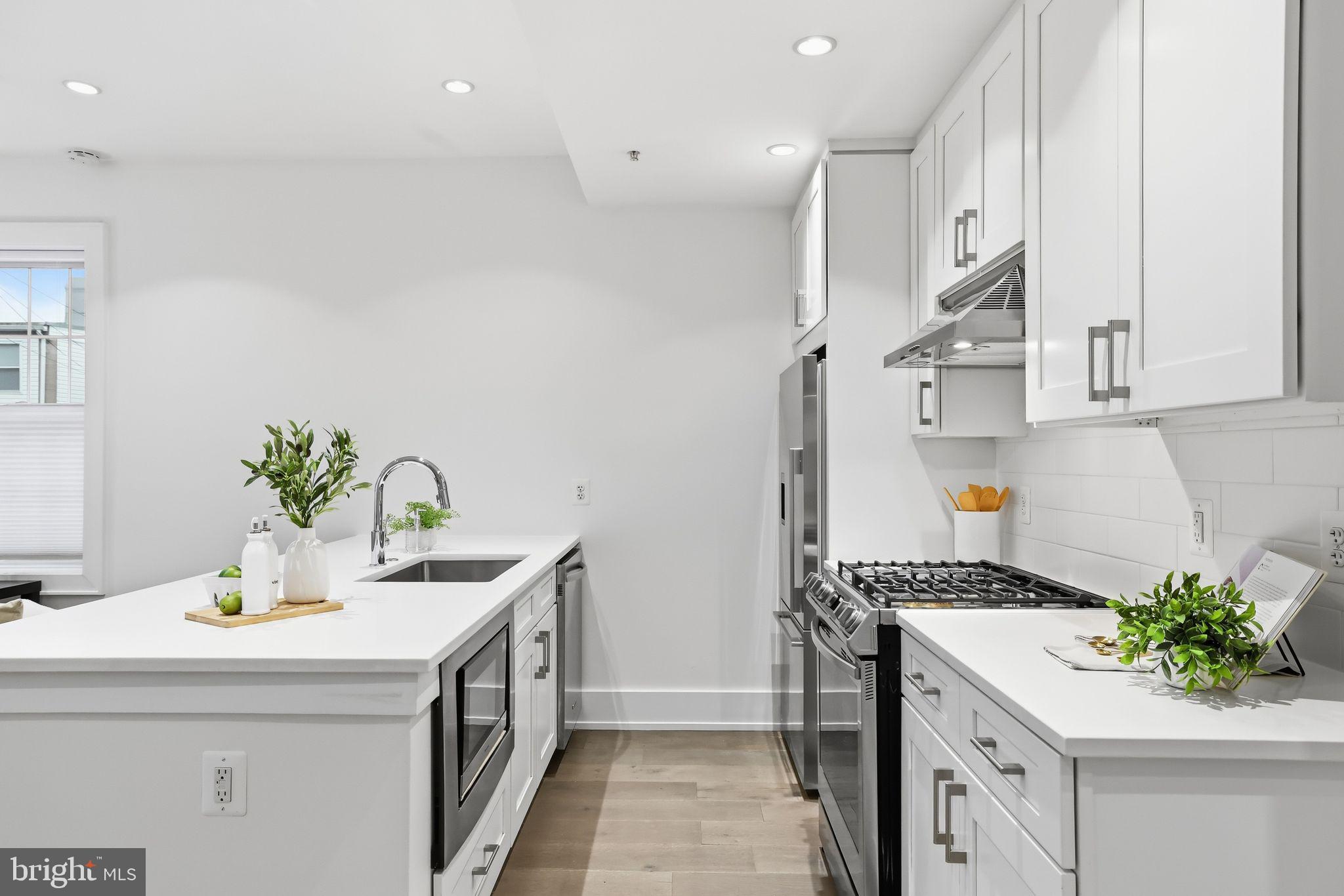 16 17TH STREET NE 121