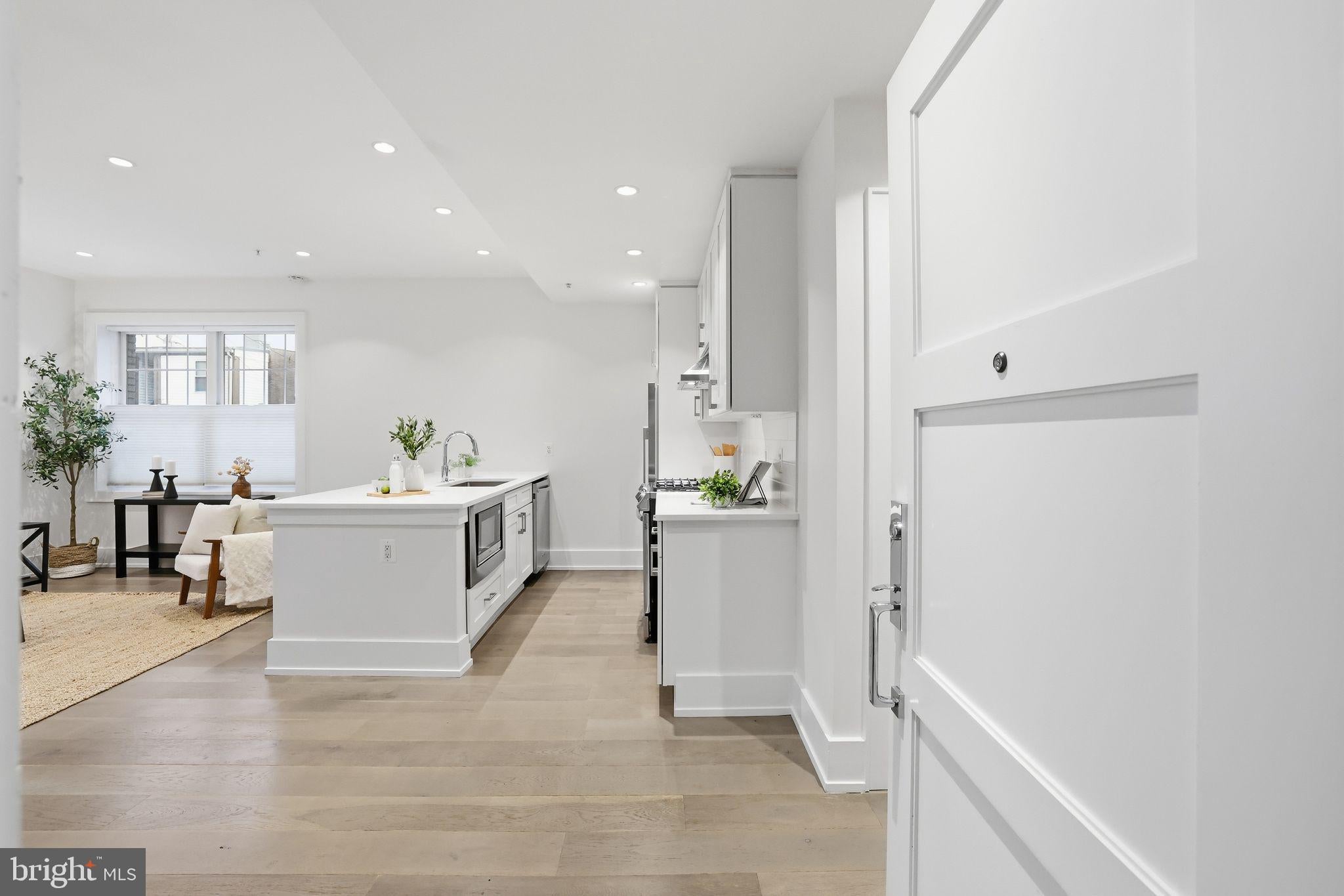 16 17TH STREET NE 121