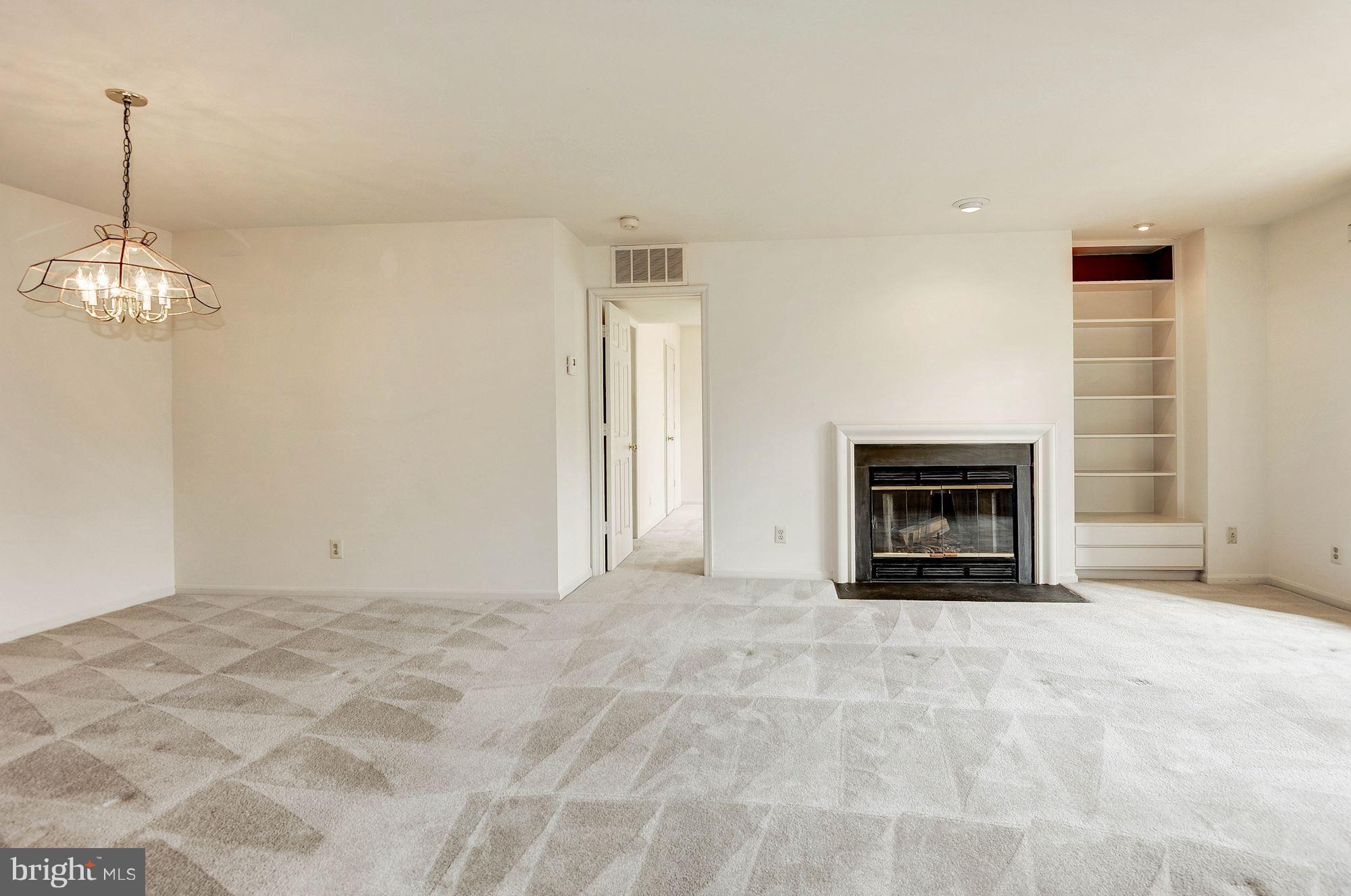 STRATFORD PLACE AT KINGS - Residential